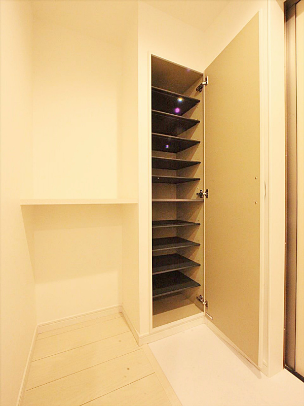 シューズボックス