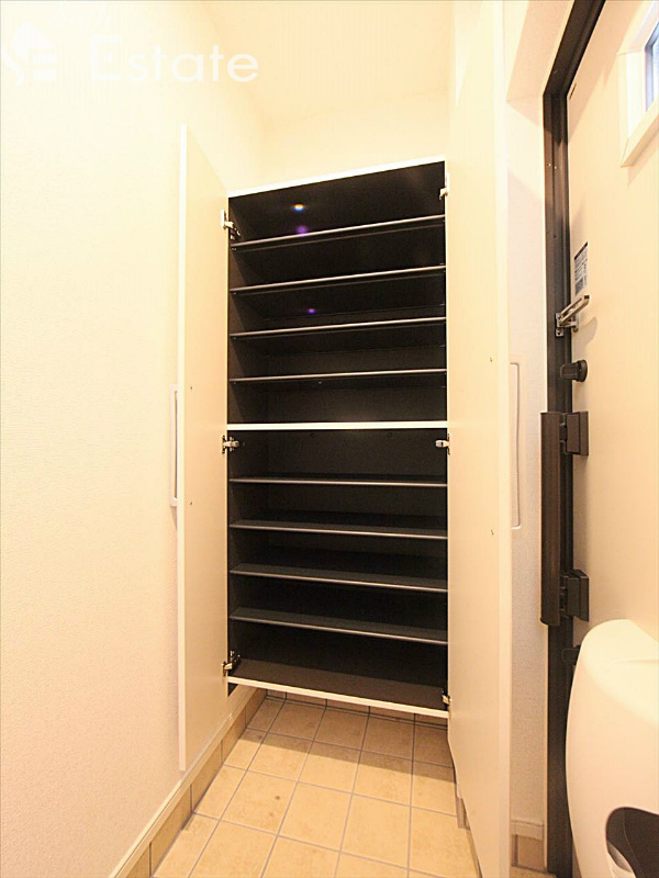 シューズボックス