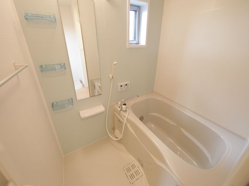 追炊き機能付きお風呂 窓付き 同型モデルルーム