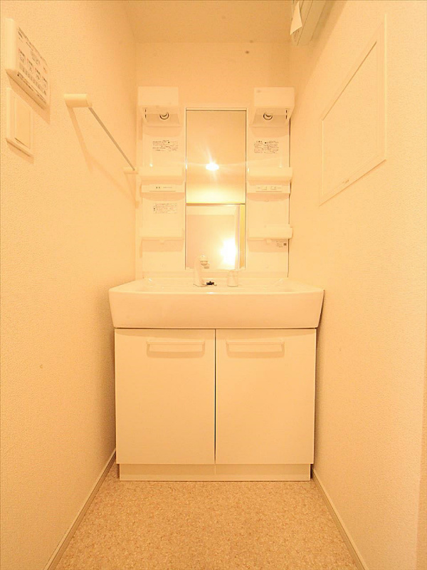 脱衣所 洗面台(シャンプードレッサー付)