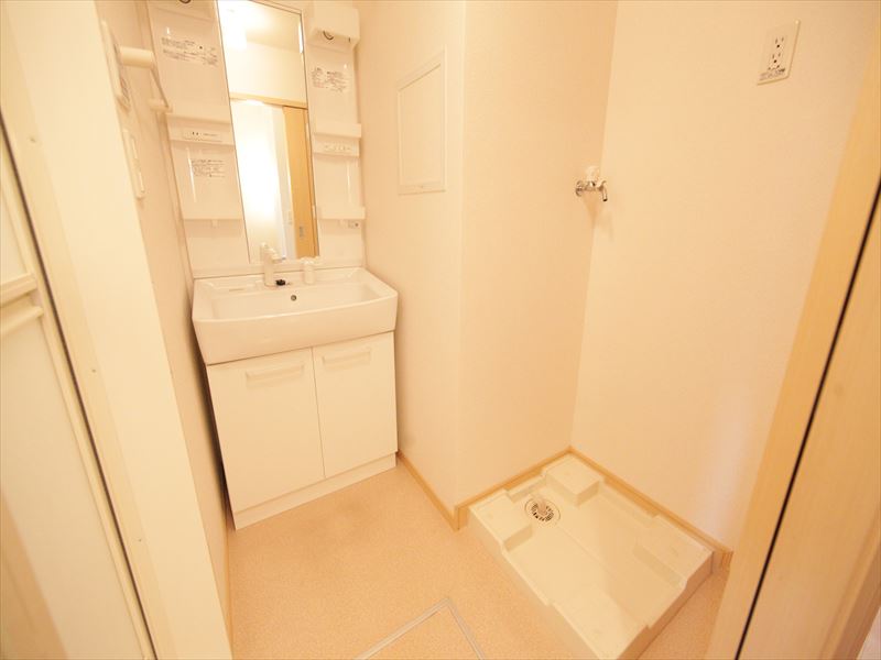 類似物件脱衣所 シャンプードレッサー付き