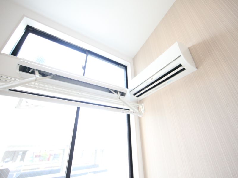 エアコン付・室内物干しも付いてい