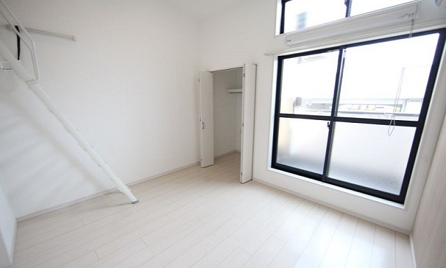 洋室5.7帖 ロフト付(様々な用途として使えます)