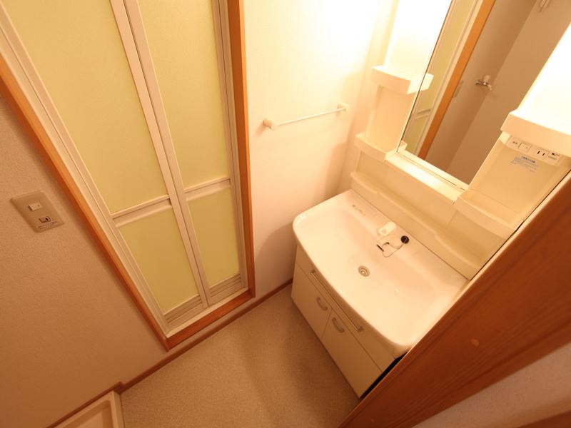 脱衣所 独立洗面台付