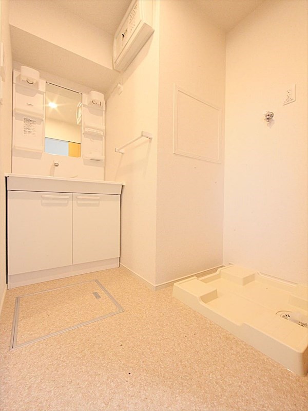 独立洗面台 シャンプードレッサー付