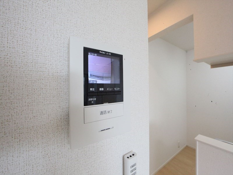 モニター付きのインターホン