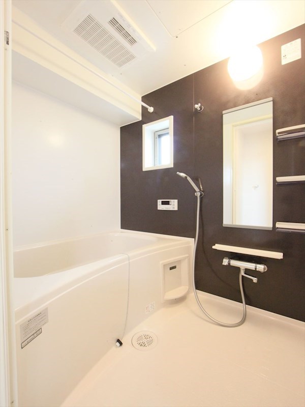 窓有りバスルーム 追い焚き機能付き