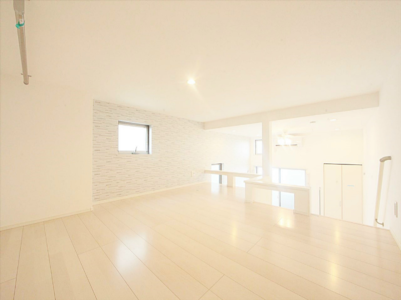 ロフト ハンガーパイプ付