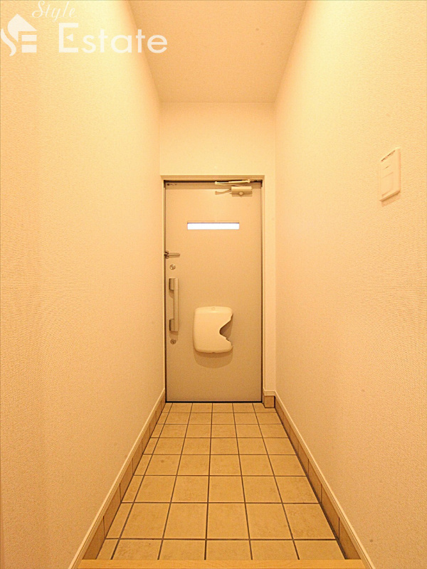 広々とした玄関 シューズボックス付き