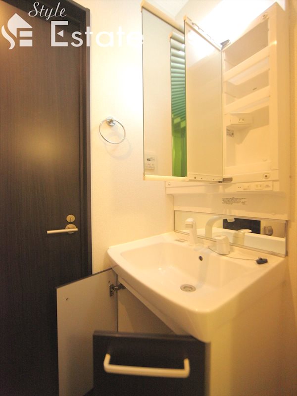 独立洗面台シャンプードレッサー付 収納