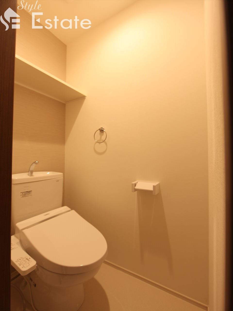 トイレ ウォシュレット 棚付き