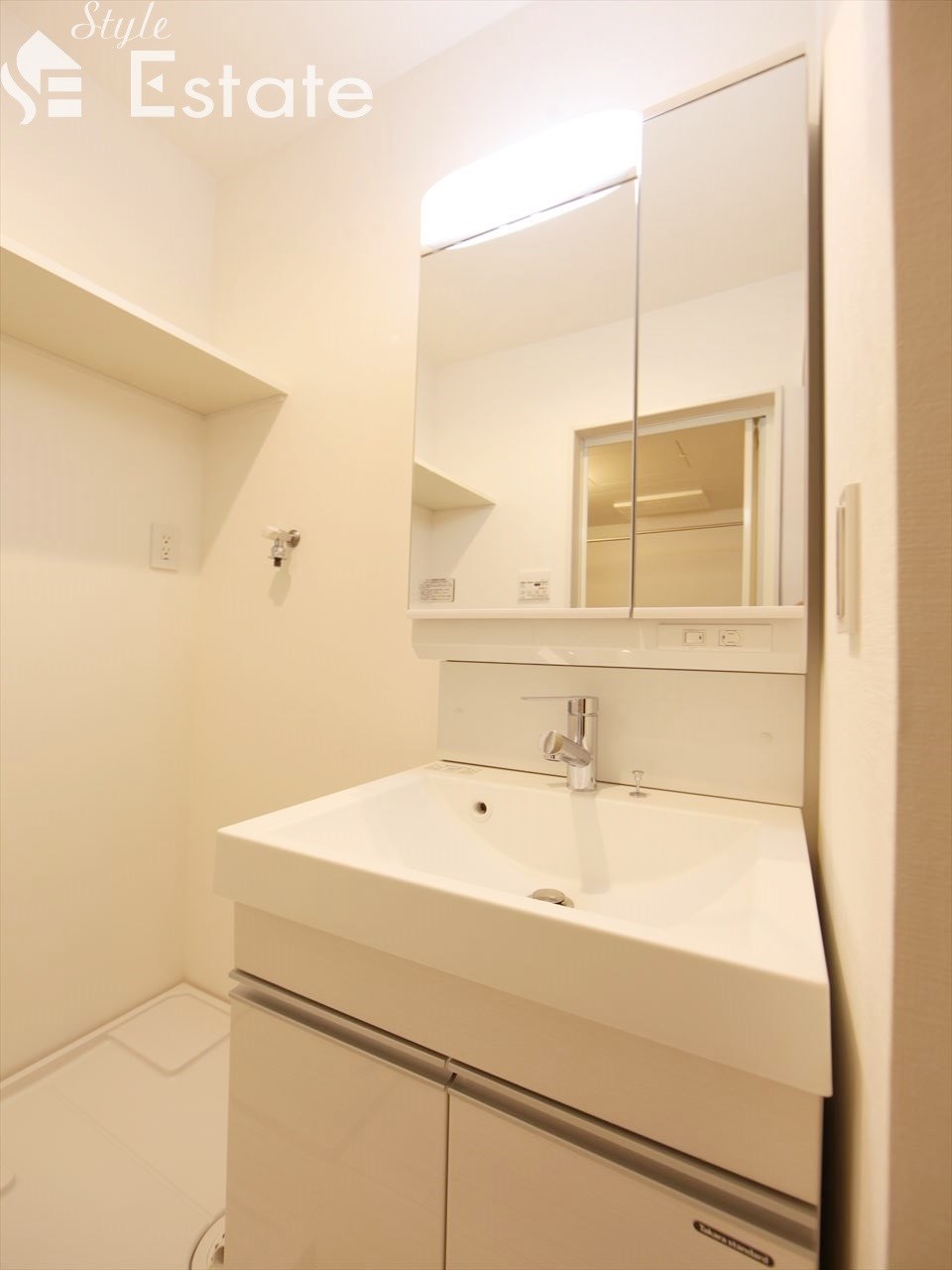 独立洗面台 シャンプードレッサー付き