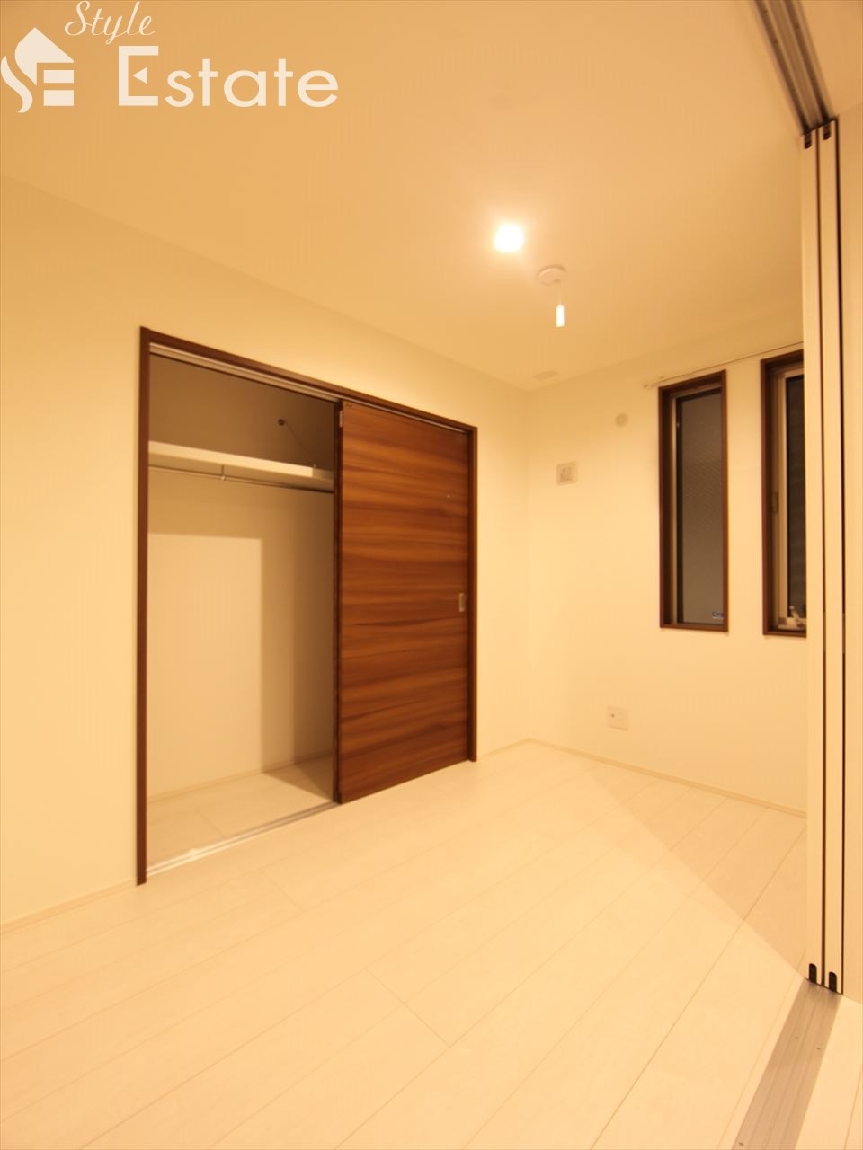 ベッドルーム クローゼット付き