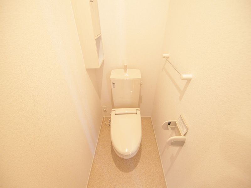 同型タイプ 暖房便座・トイレ収納もあり