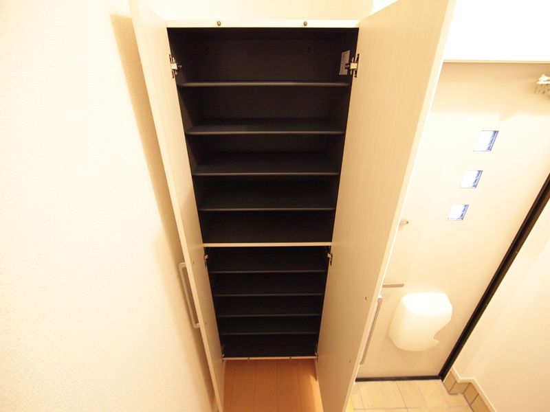 同型タイプ シューズボックスも大きいです