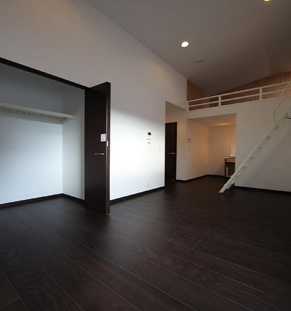 洋室8.7帖 ロフト付(様々な用途として使えます)