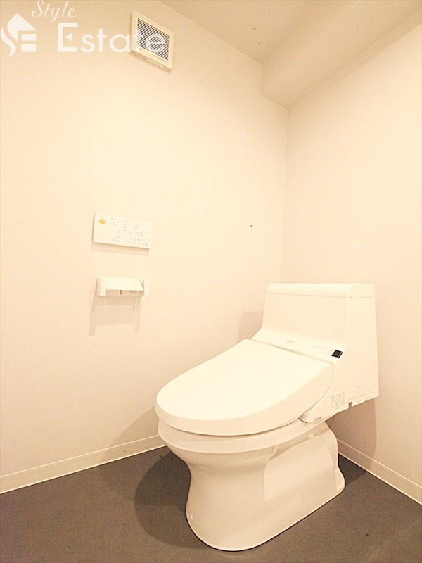 トイレ ウォシュレット付