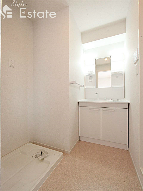 独立洗面台付き 室内洗濯機置き場