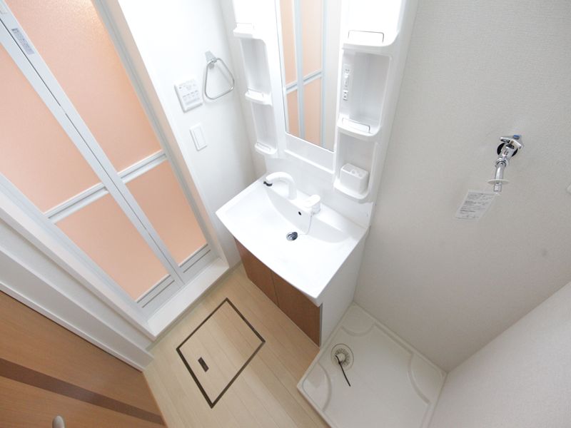 同施工会社類似物件 脱衣所 シャンプードレッサー付き