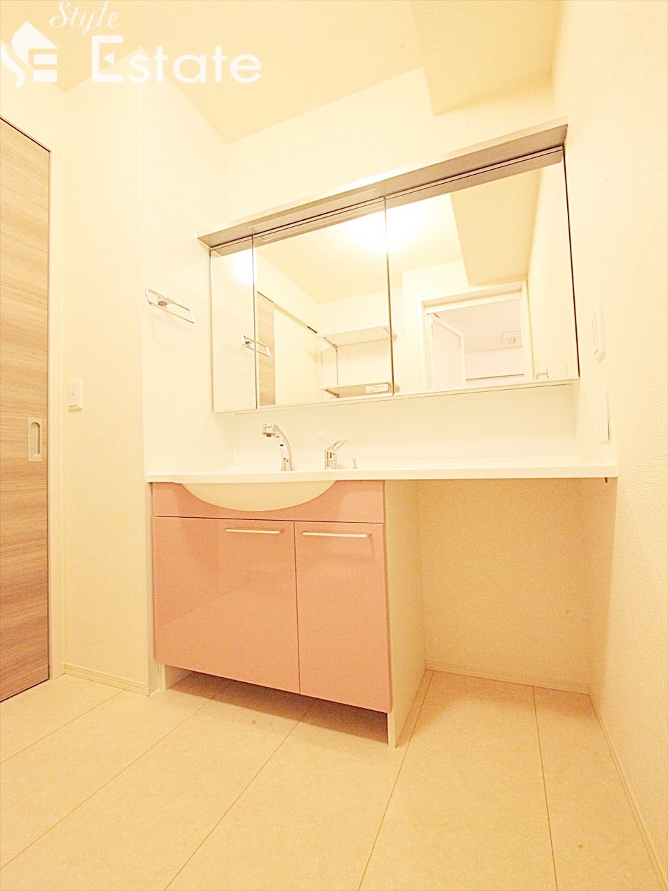 独立洗面台 シャンプードレッサー付