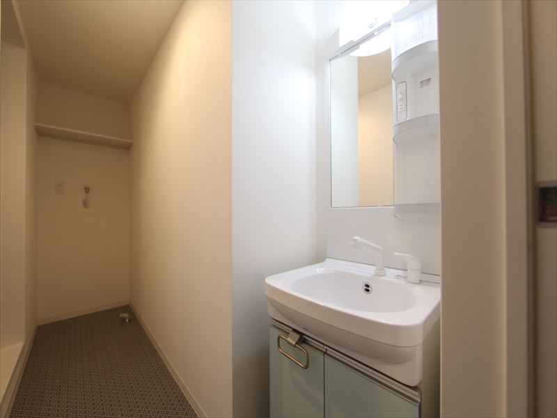 脱衣所 独立洗面台付き