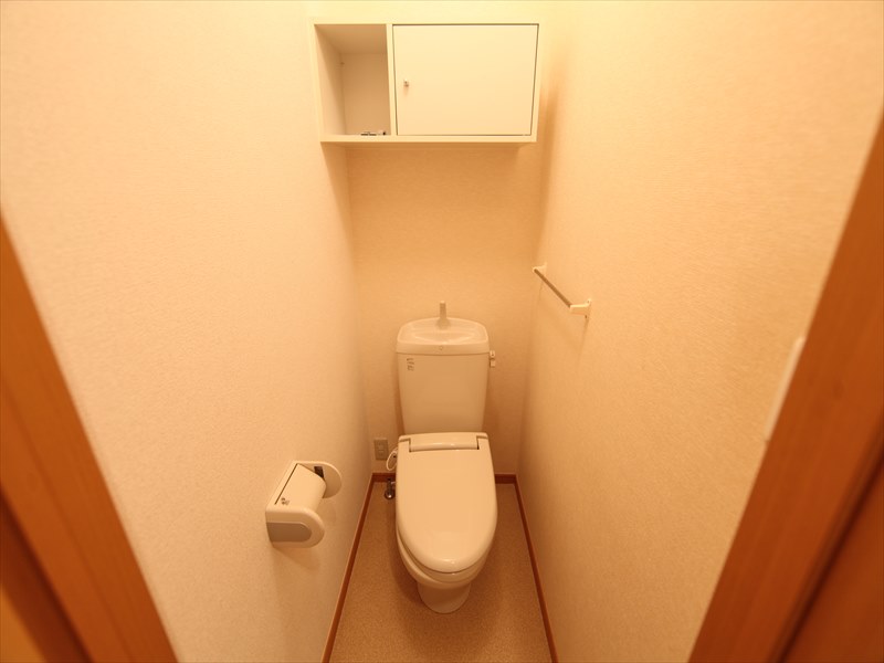 同タイプ トイレ 上部棚あります