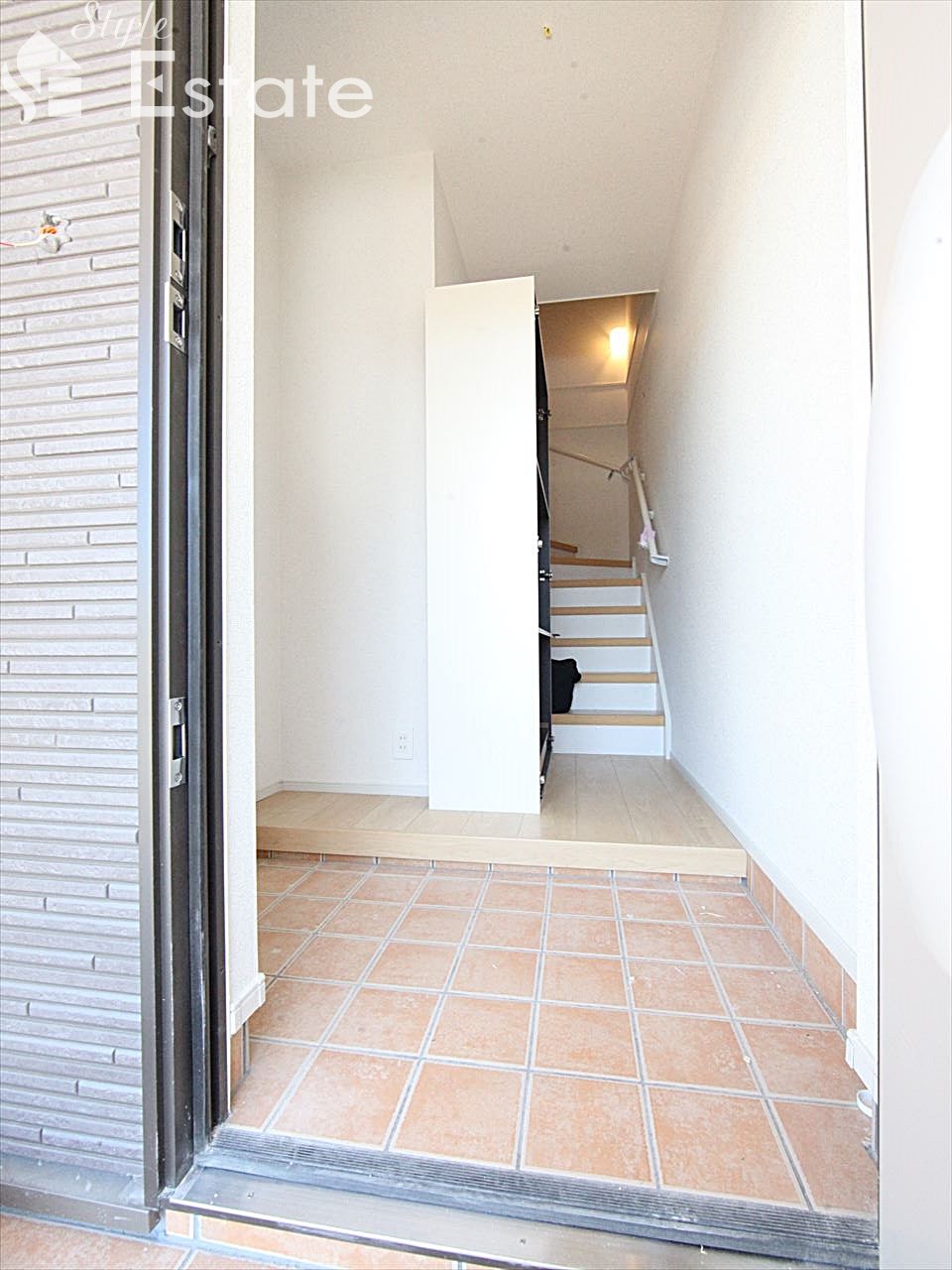 玄関 シューズボックス付 建設中