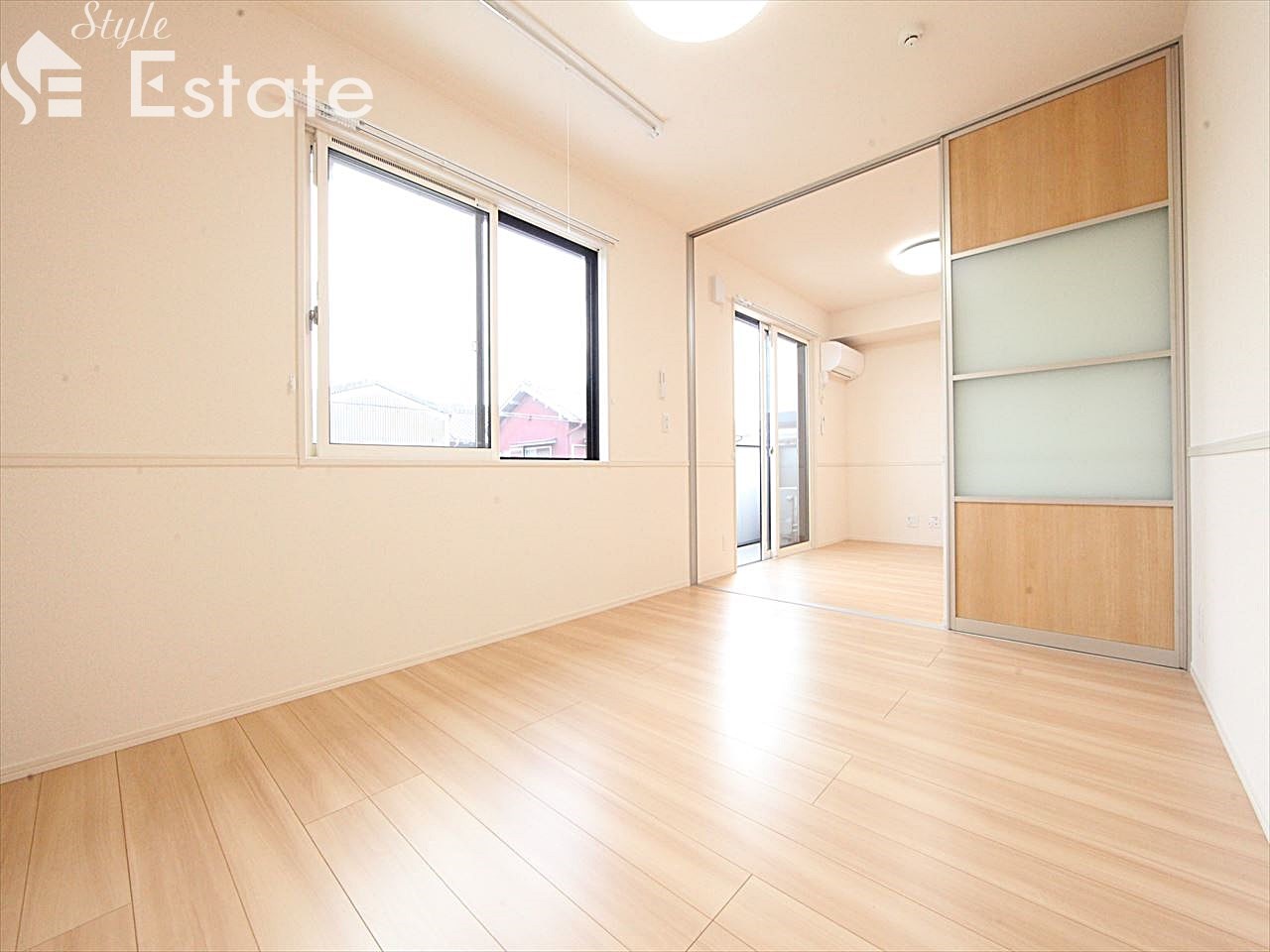 洋室 6.1帖 室内物干し付 収納スペース付