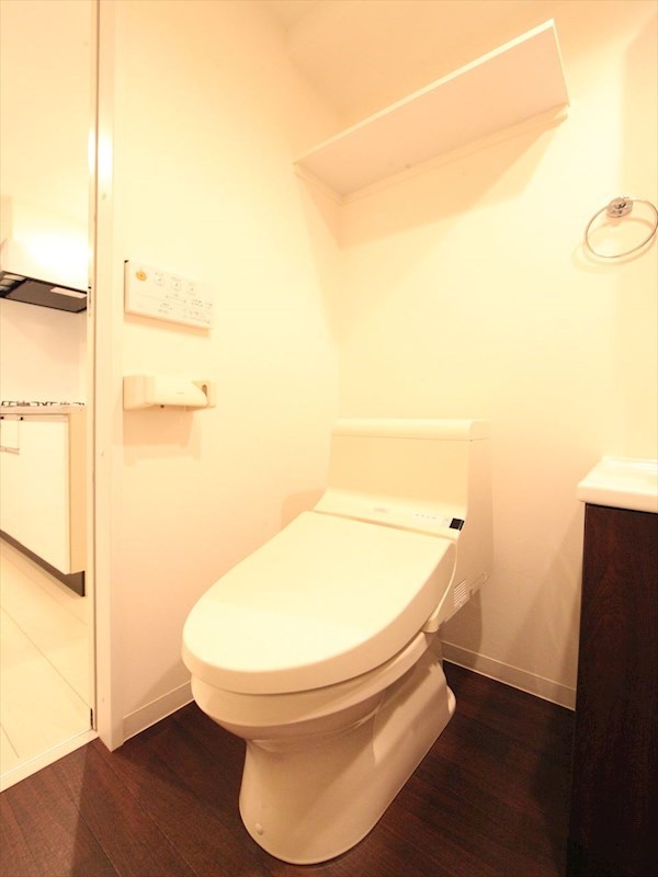 シャワー付きトイレ