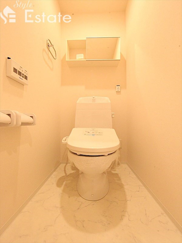 トイレ 温水洗浄暖房便座 棚付