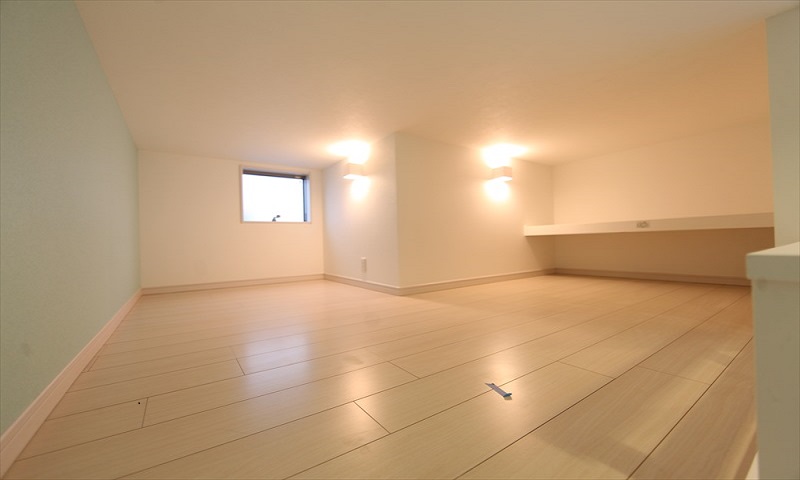 ロフト4.8帖(寝室・収納スペース)