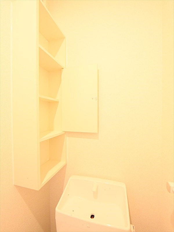 トイレ 棚 同仕様内装写真