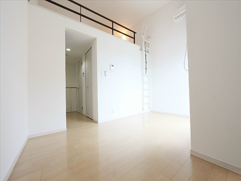 洋室9.6帖 ロフト6.8帖 家電ご用意できます。