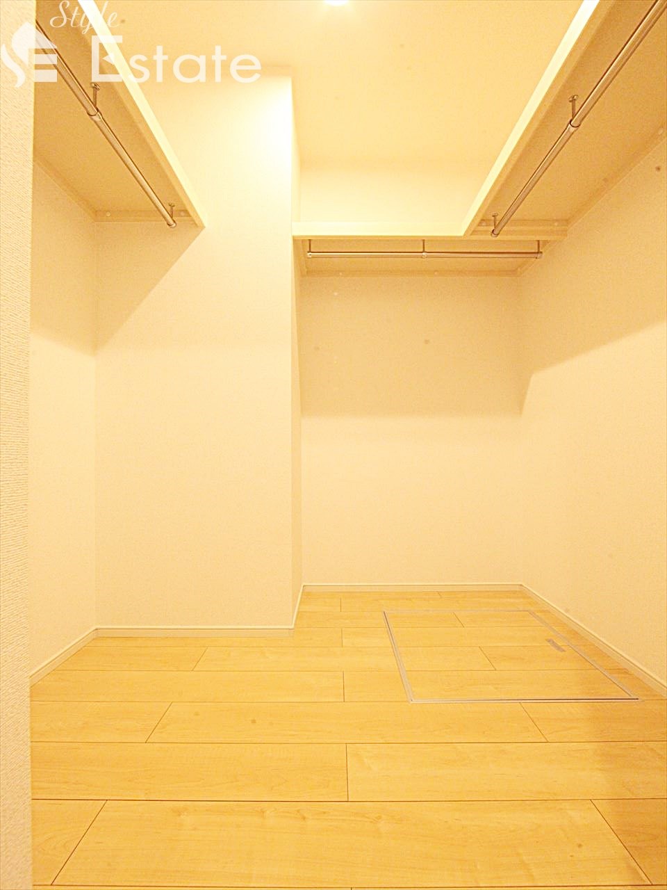 ウォークインクローゼット 同仕様物件内装