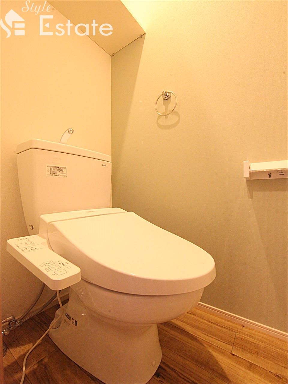 トイレ 温水洗浄暖房便座付 同仕様物件内装