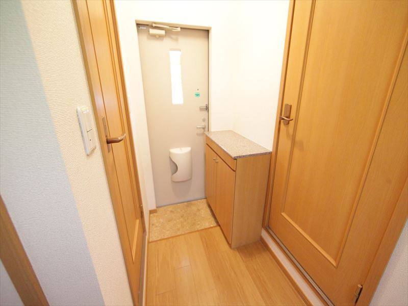 玄関 シューズボックスあります