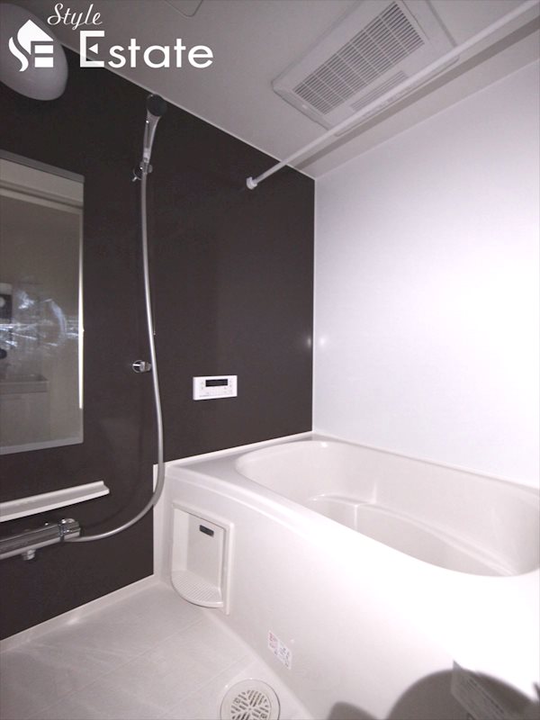 バスルーム★浴室乾燥機付★追い焚き機能付★鏡付