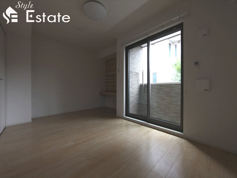 洋室★エアコン付★収納棚付