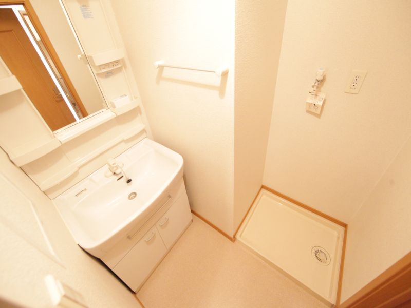 脱衣場 室内洗濯機置場 独立洗面台