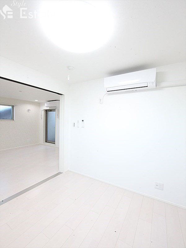 エアコン2基付き