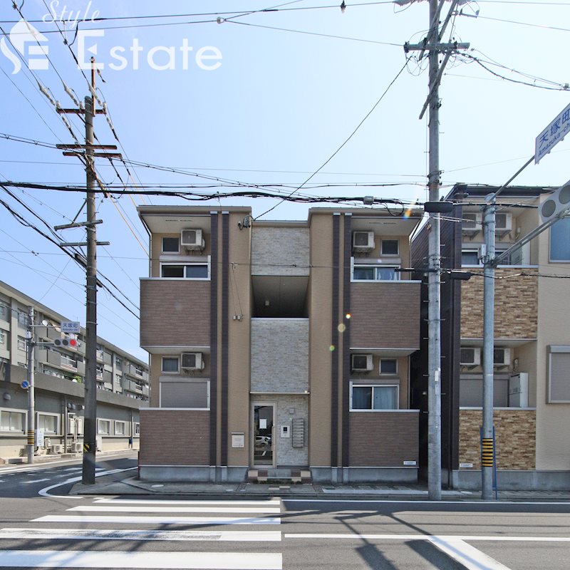 ロイヤルクレスト天塚町