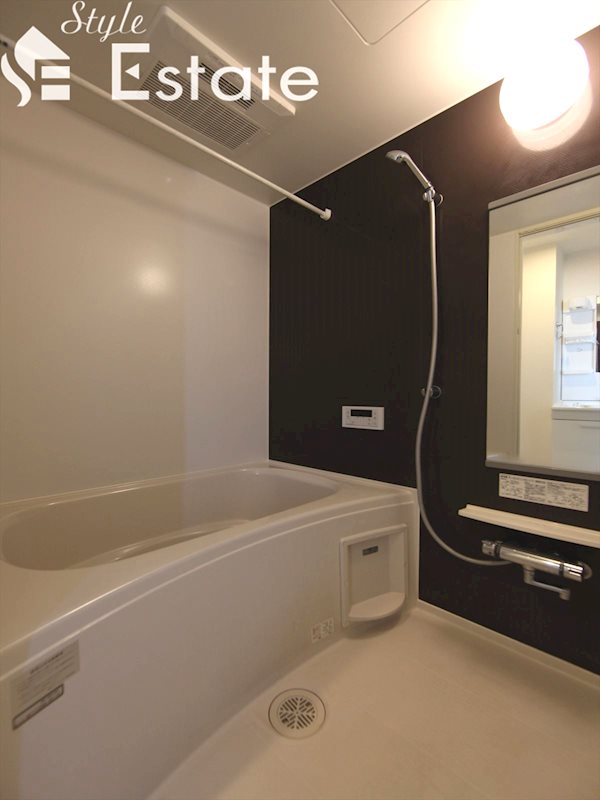 バスルーム★追い炊き機能付き★浴室乾燥機付★鏡付