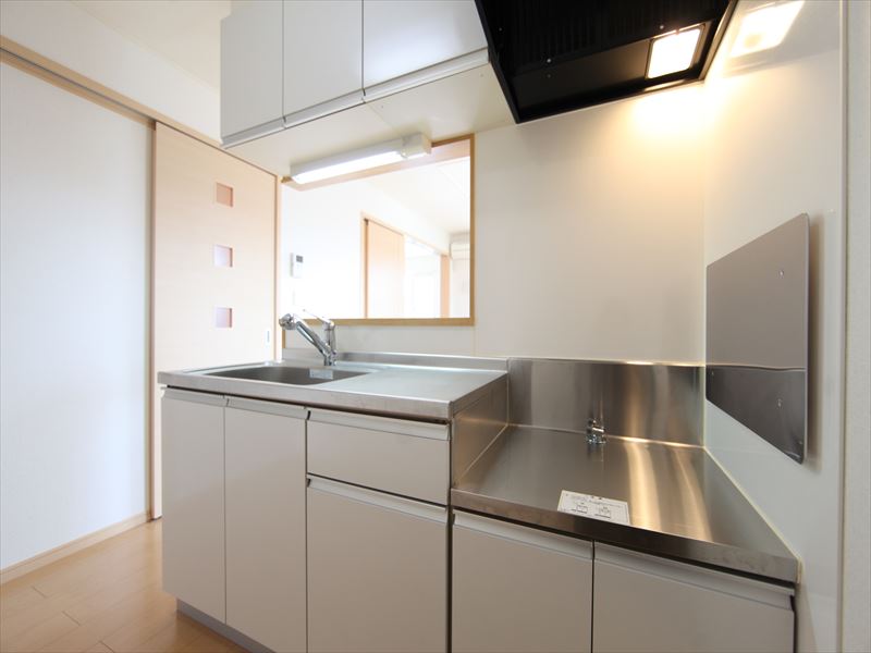 同マンション内別室画像 カウンターキッチン(2口コンロ設置可)