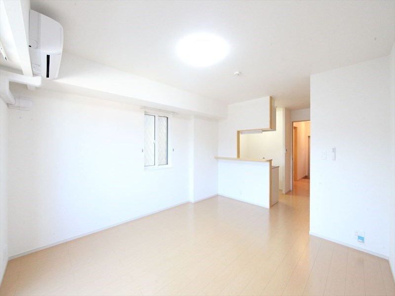 洋室 カウンターキッチン