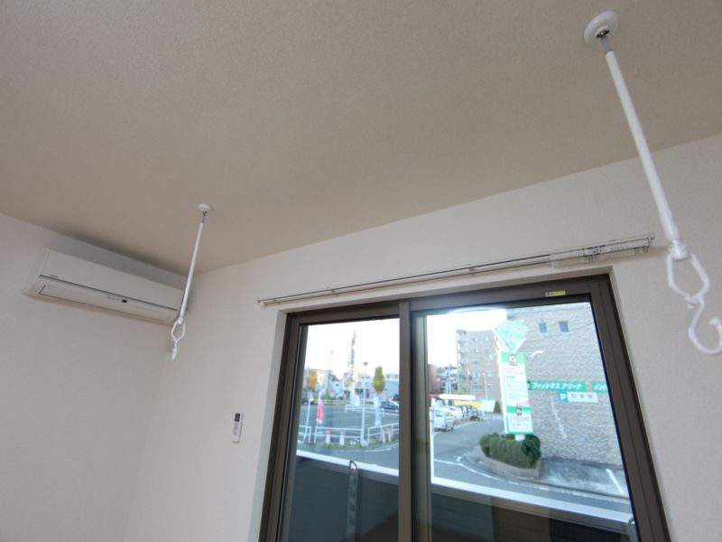 室内物干し エアコンあります