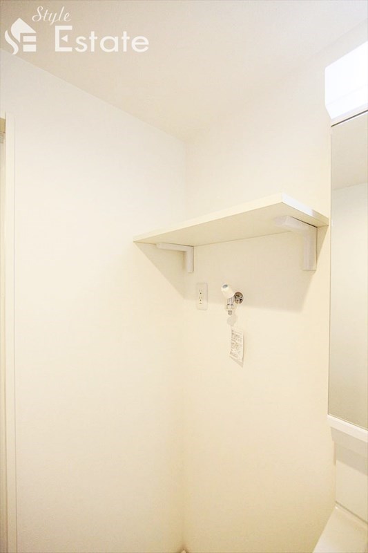 洗濯機置場棚 同仕様内装