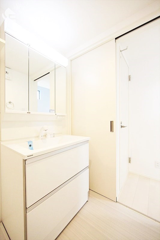 独立洗面台 同仕様内装