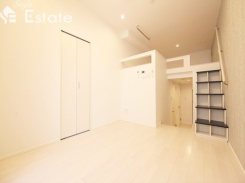 洋室 6.1帖 クローゼット付