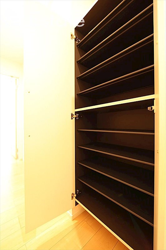 シューズボックス