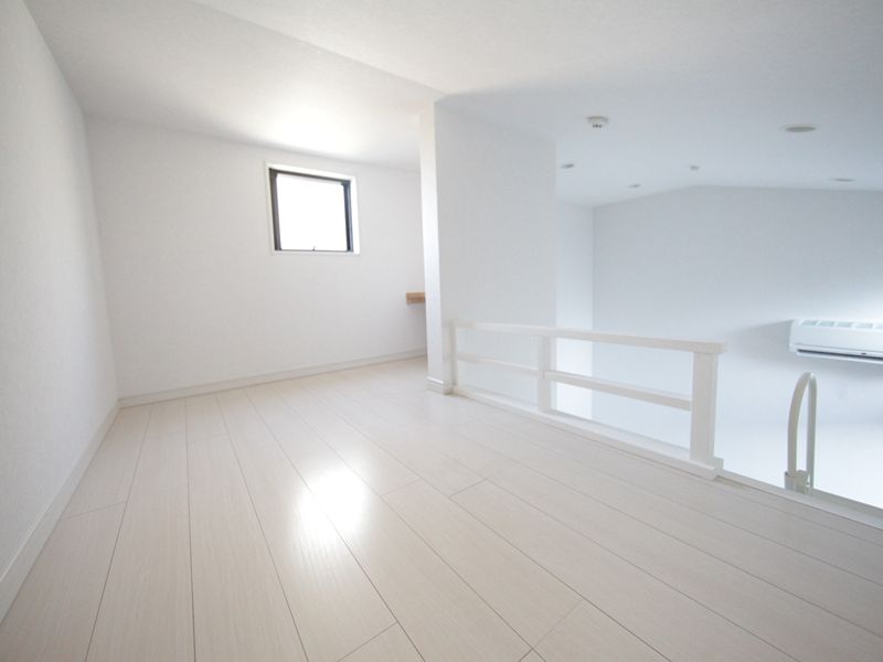 ロフト3.8帖 窓付